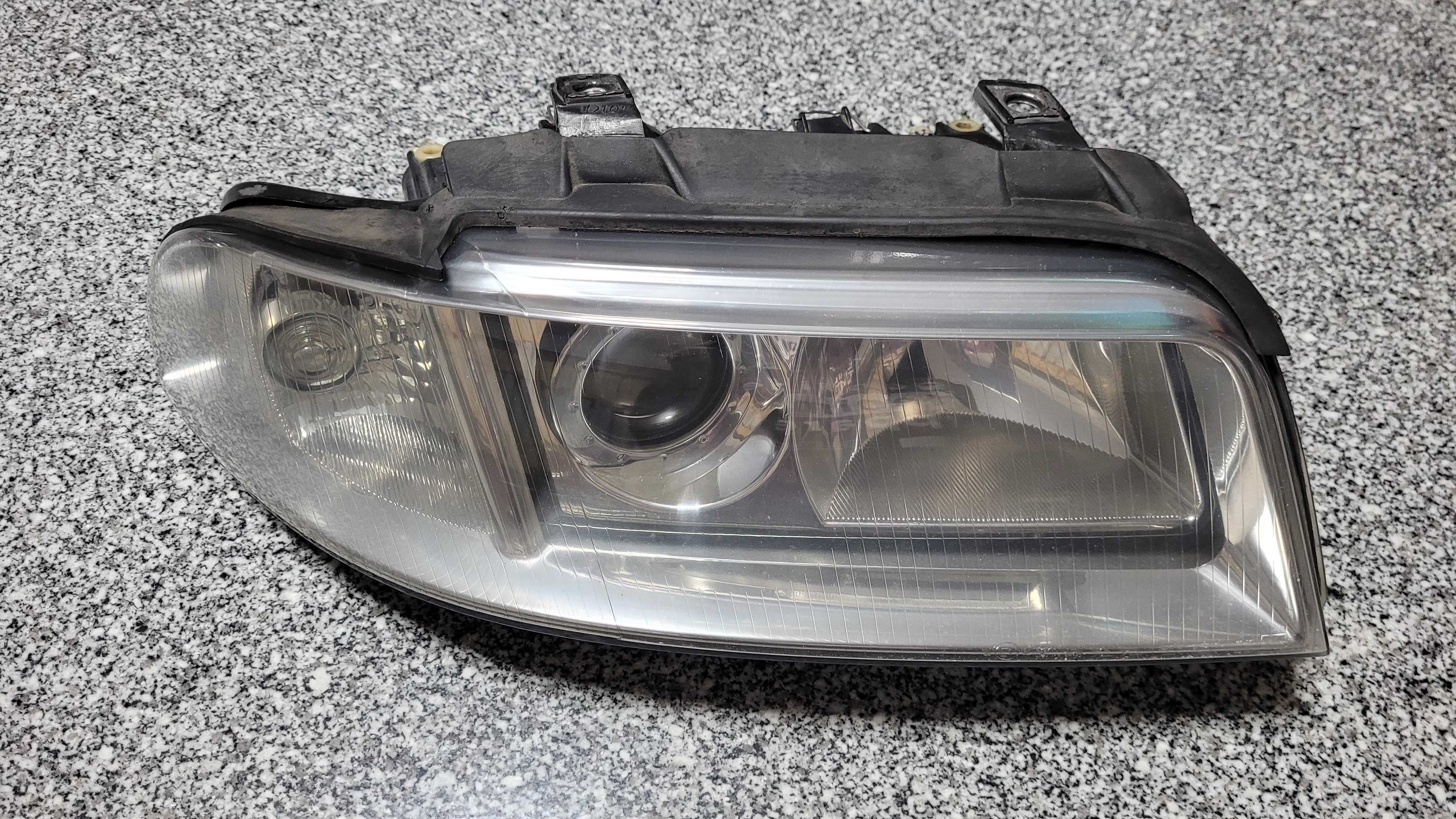 AUDI A4 B5(8D)- Ótica/ Farol Direita ORIGINAL XENON D2S IMPECÁVEL