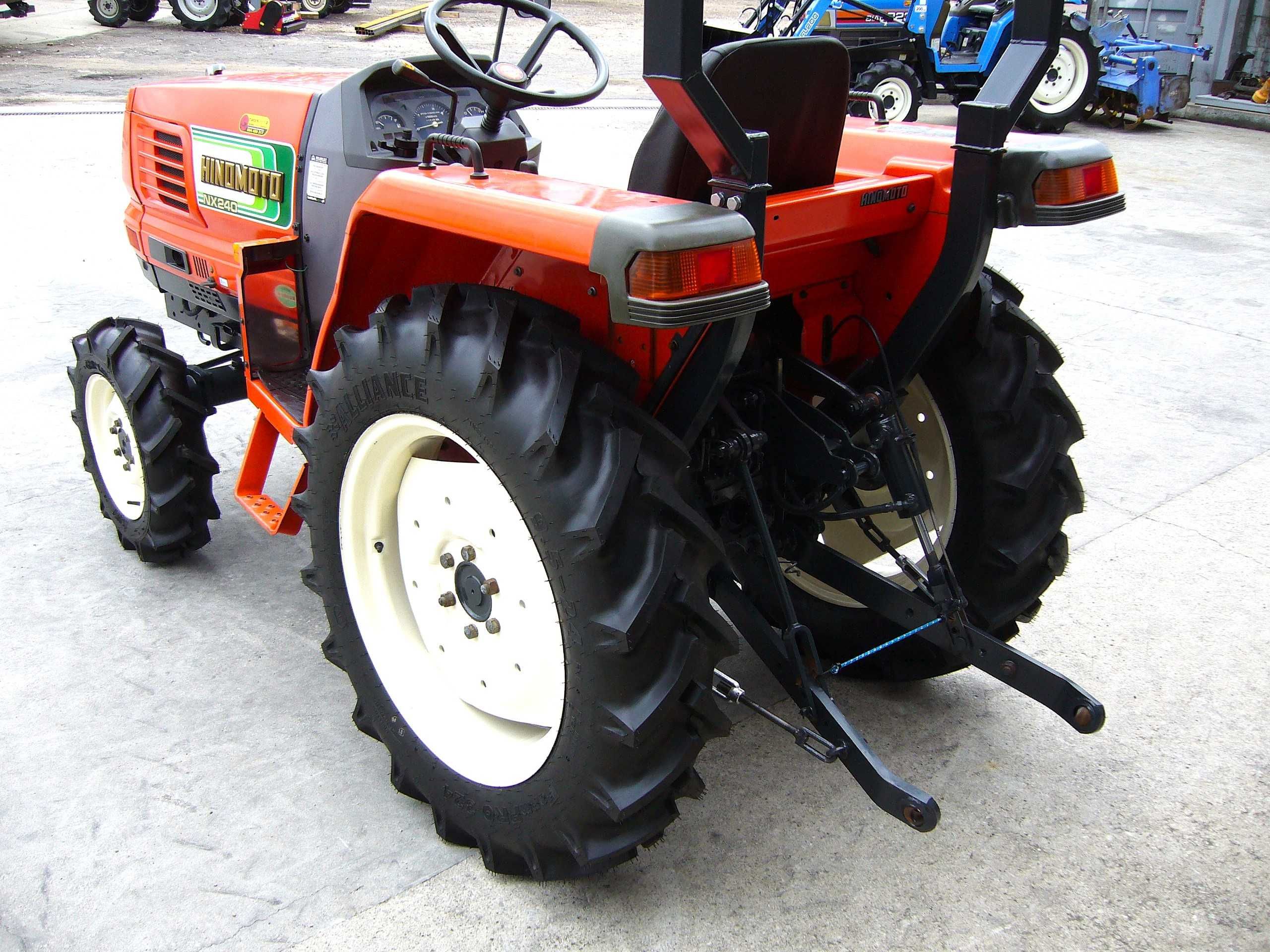 Traktorek Mini Ciągnik HINOMOTO NX240  24KM , traktorkiagropl
