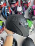 Capacete preto fosco novo