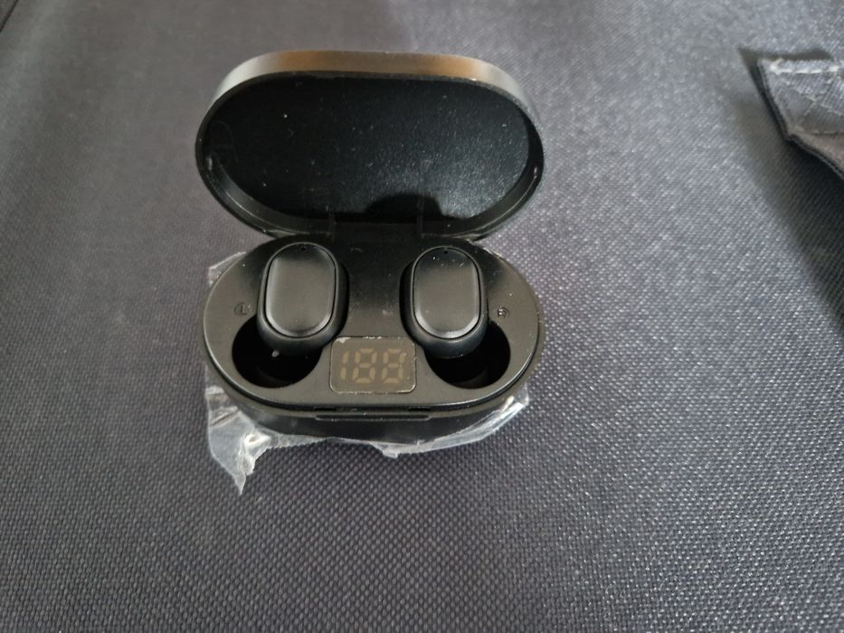 Earbuds Marca Branca