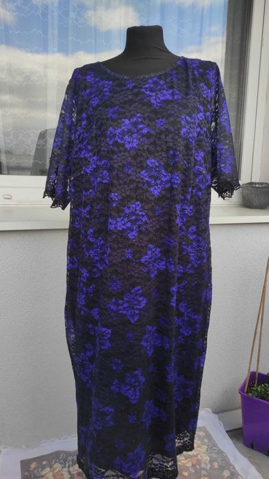 Koronkowa elegancka luźna sukienka