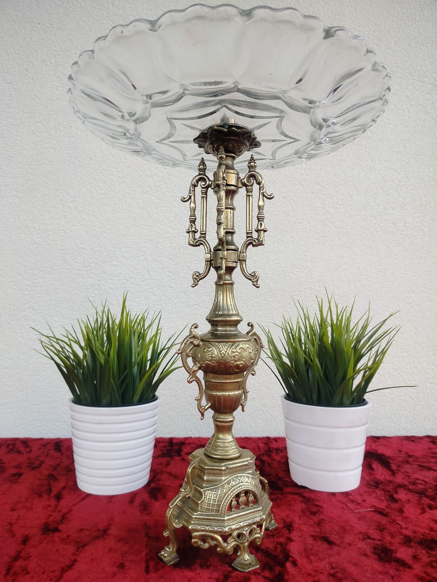 Duża mosiężna patera – elegancka owocarka do wyjątkowych wnętrz