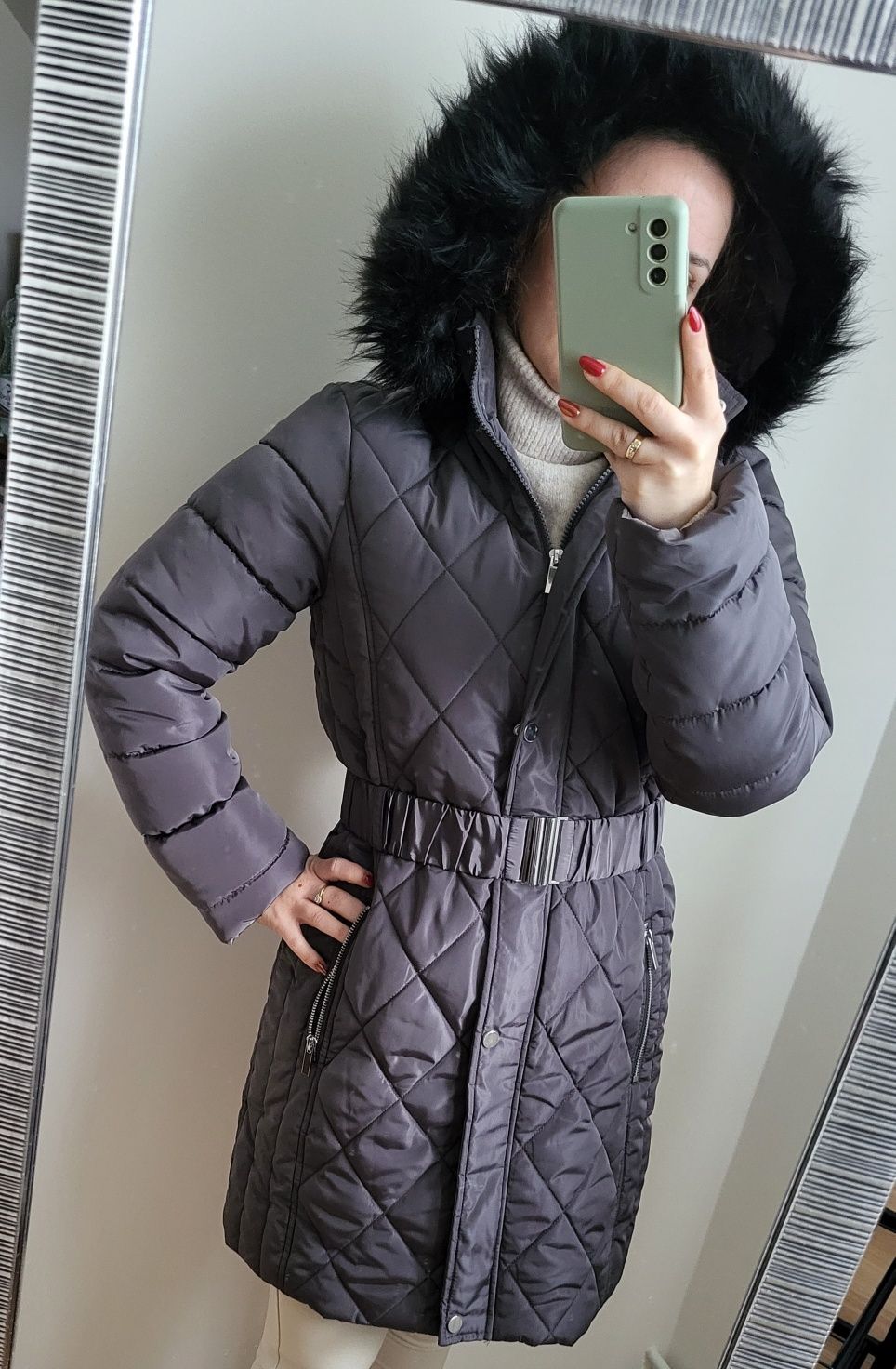 Płaszcz zimowy pikowany z paskiem kurtka z futerkiem XS
