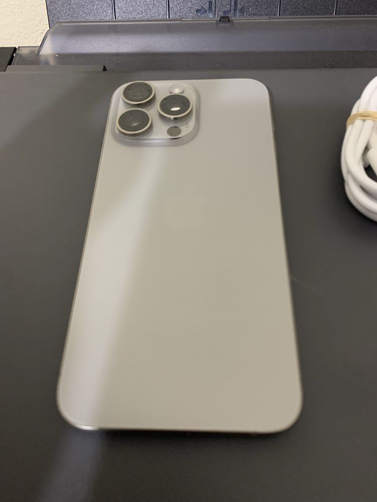 Telemovel iphone 15 pro max