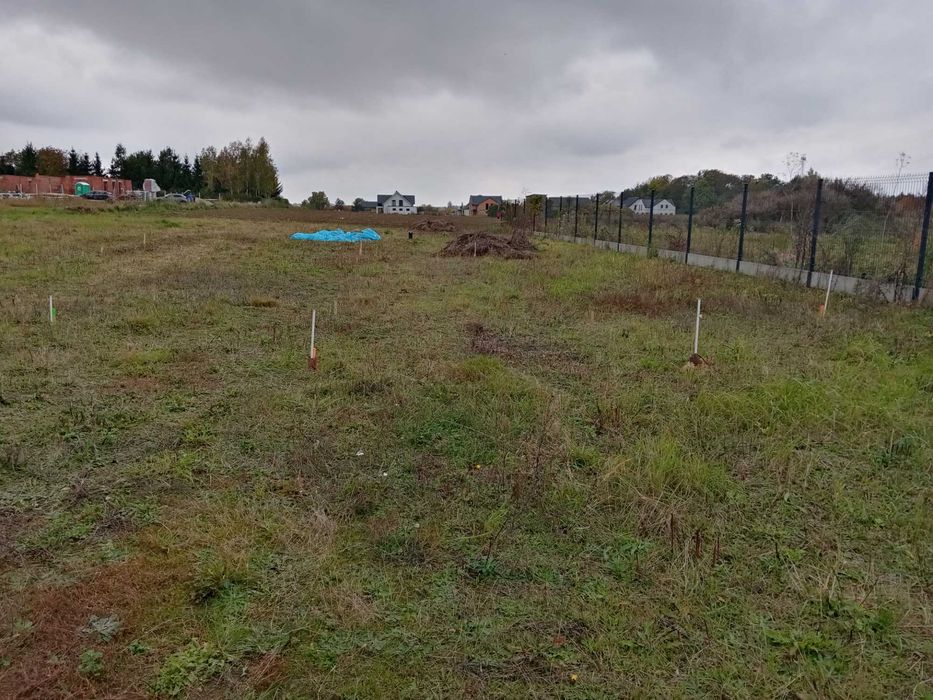 Sprzedam działkę budowlaną 10,5 [ar] w Zakrzycach koło Lutyni.