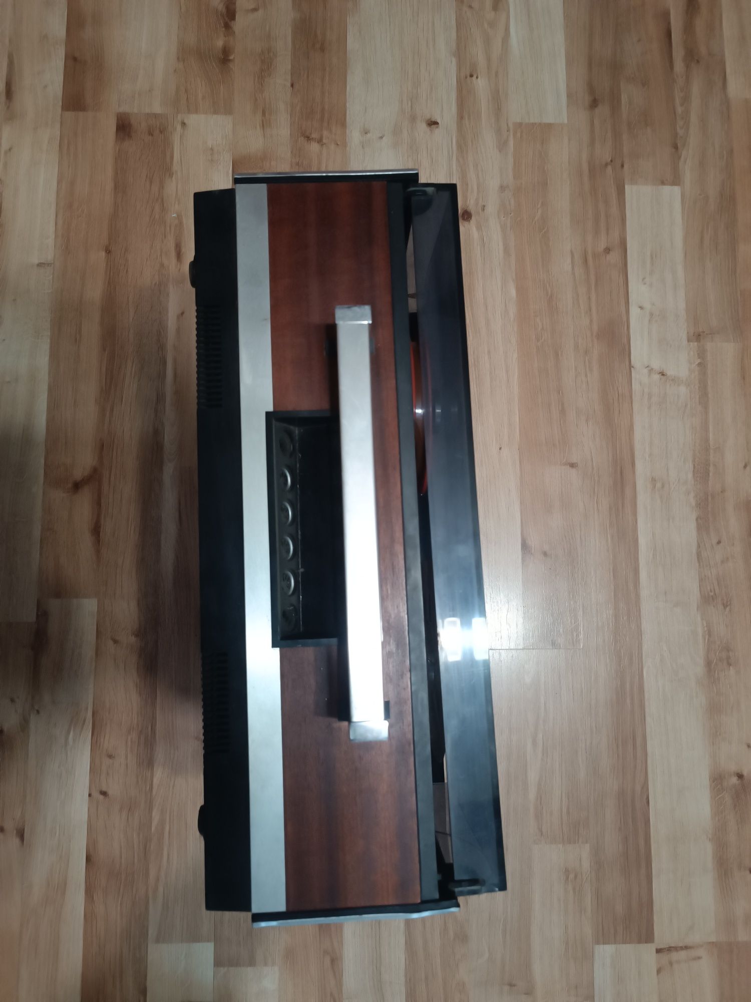 Sprzedam magnetofon szpulowy UNITRA M2404s