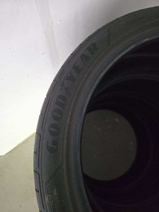 Opony letnie Goodyear 215/45 R20