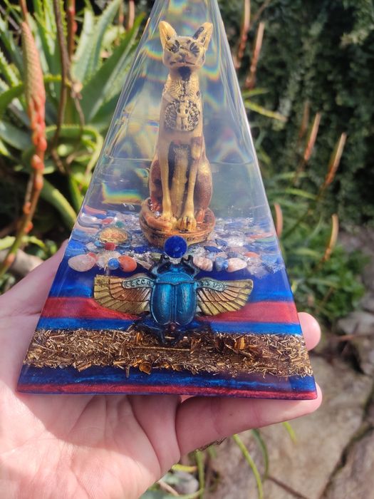 Pirâmide Orgonite