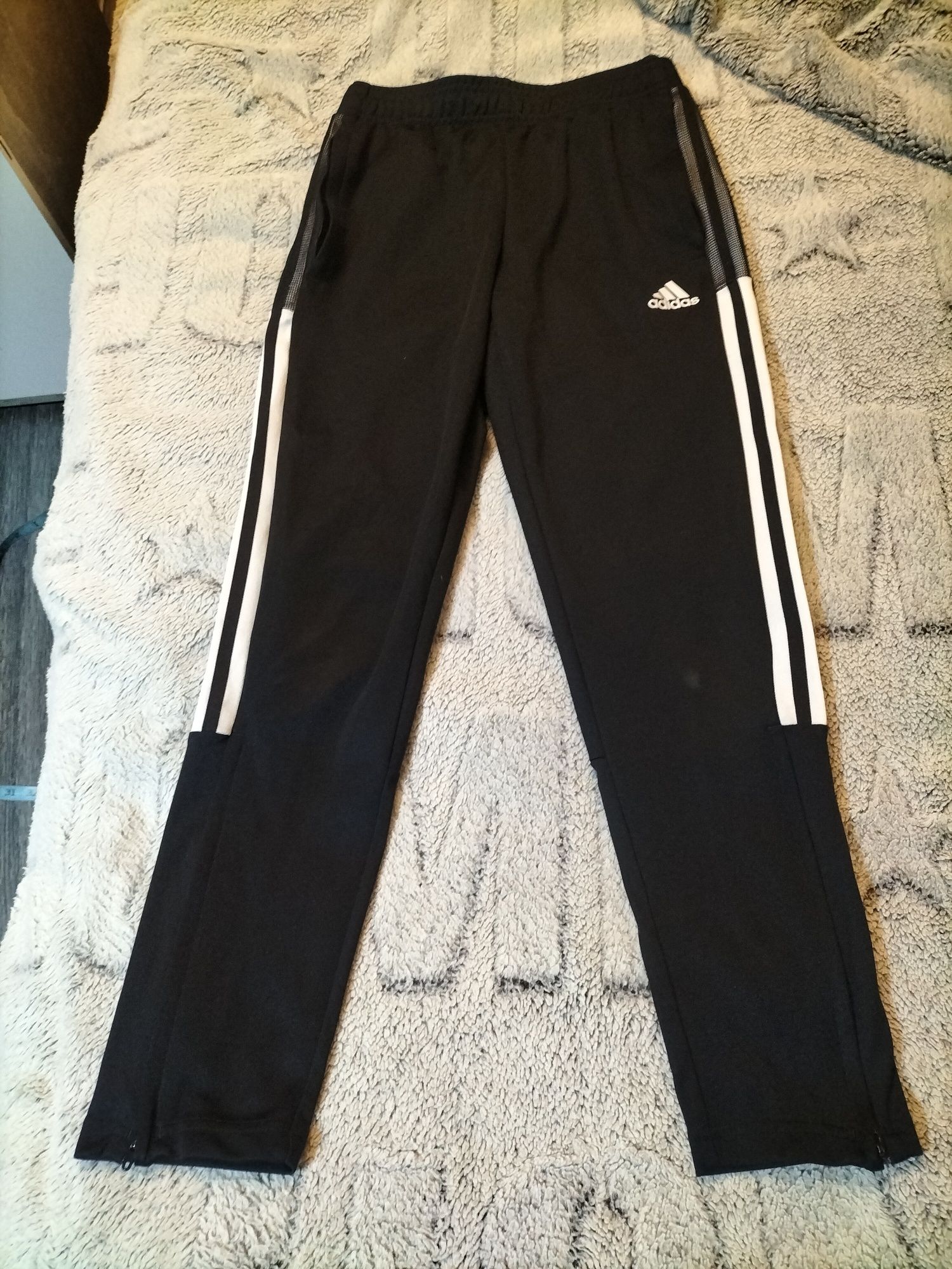 Spodnie dziecięce Adidas r.152