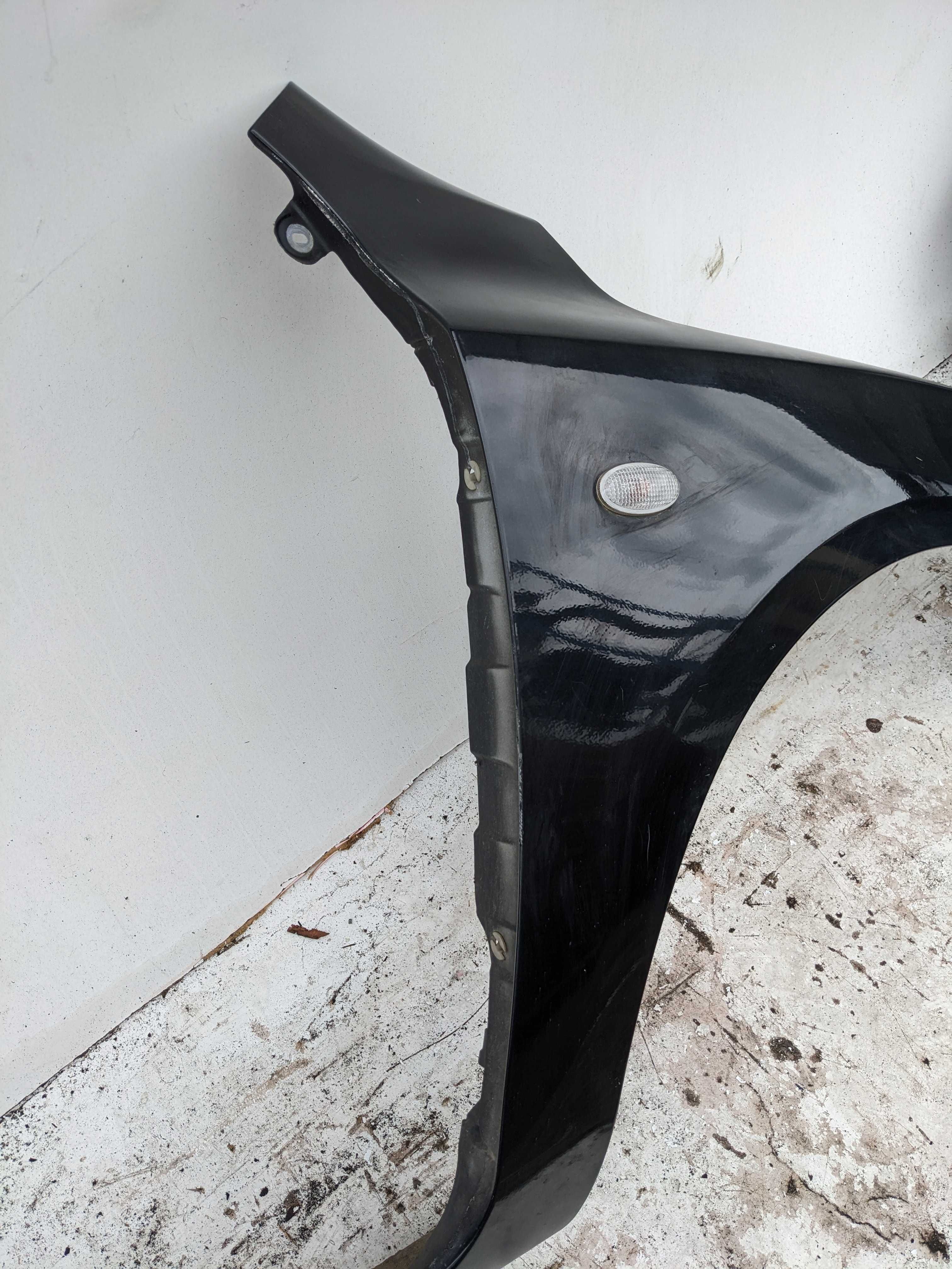 Mazda 3 I BK HB Błotnik Przedni Prawy Przód