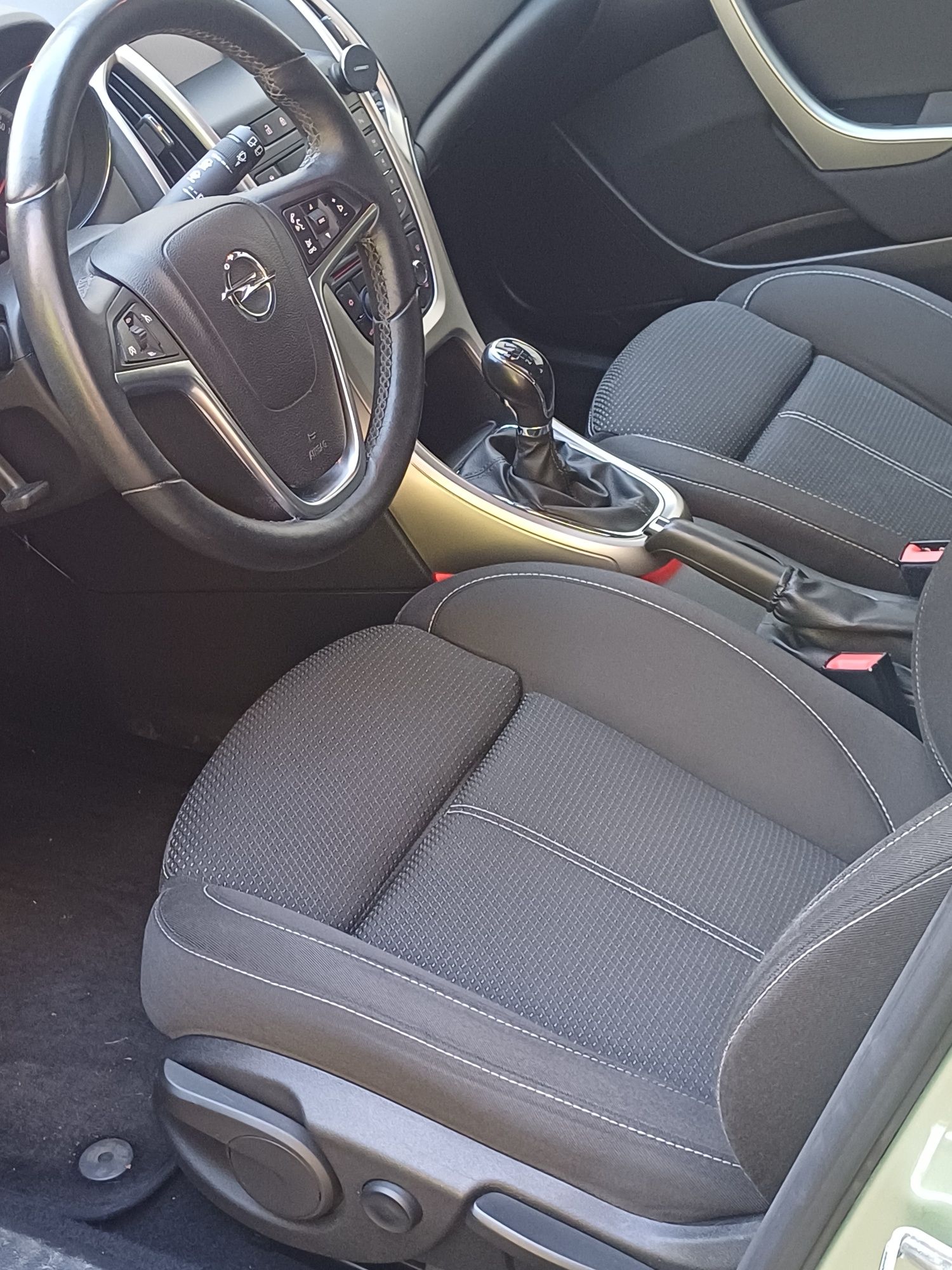 Opel Astra 1.4 turbo sprowadzona ładna bogate wyposażenie