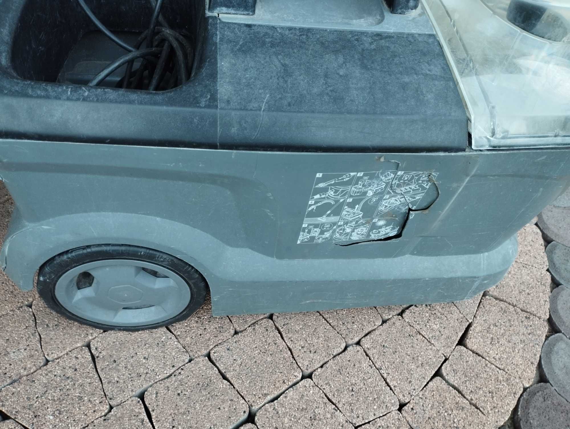 Odkurzacz piorący karcher puzzi 10/1