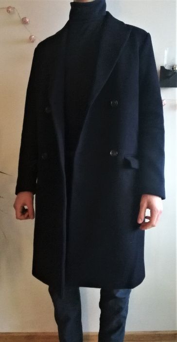 Czarny biznesowy zimowy bardzo ciepły płaszcz męski H&M