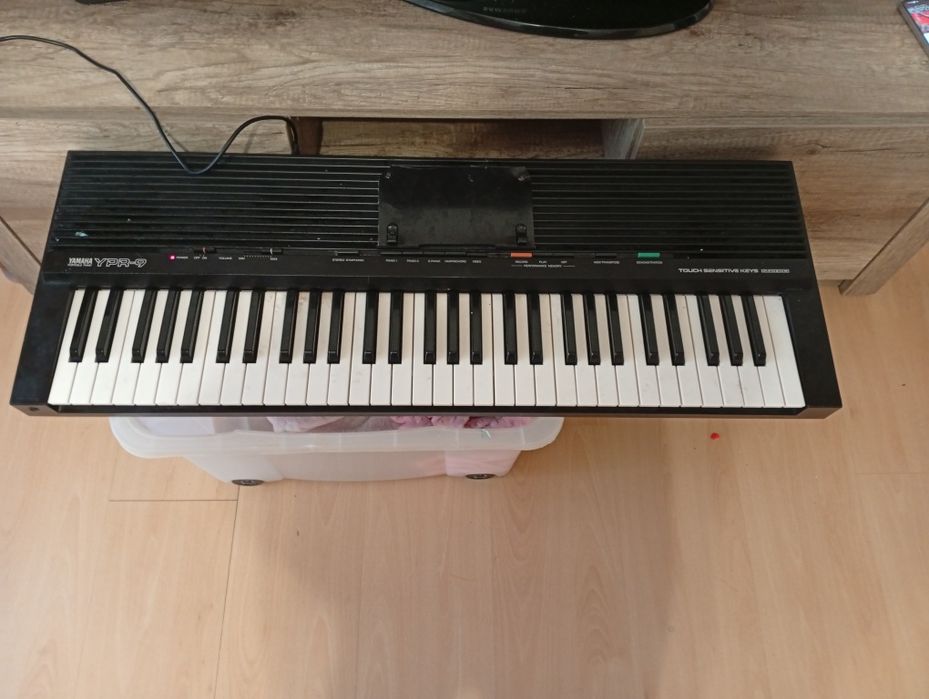 Syntezator Yamaha

PORTABLE PIANG

YPR-9