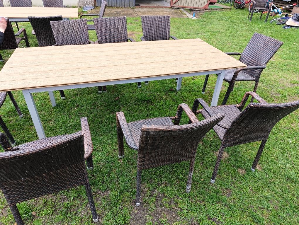 Meble ogrodowe stół i 8 krzeseł