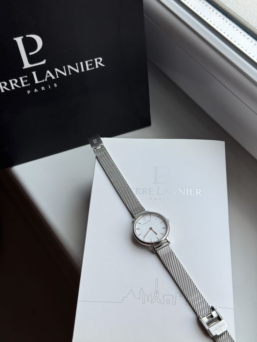 Серебристые Часы PIERRE LANNIER NOVA Франция женские классика