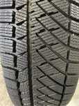 Продам резину 215/65R16