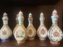 Garrafas de loiça companhia das indias