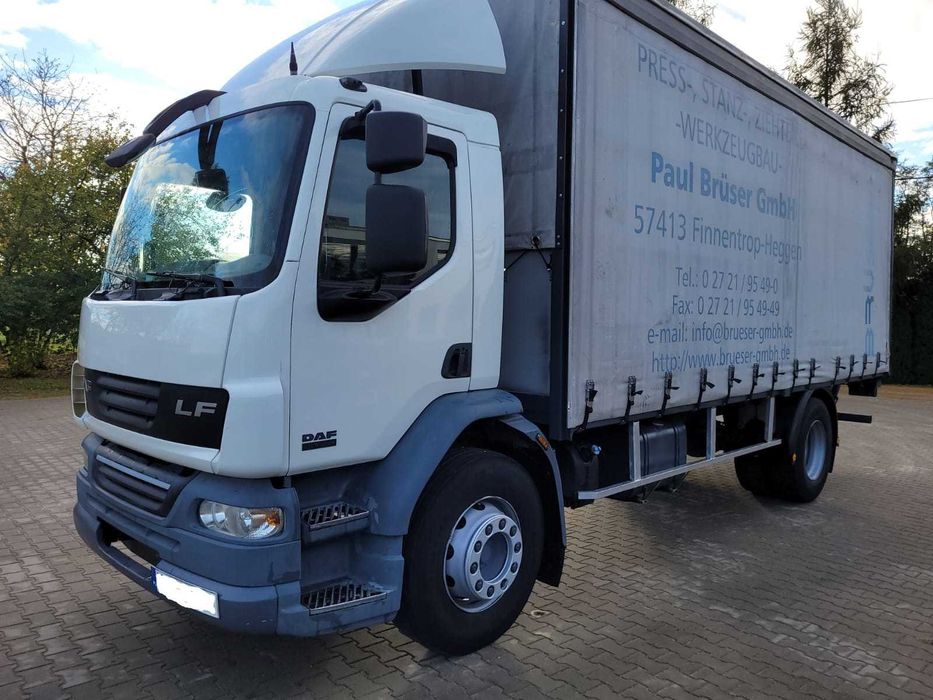 DAF LF 55.220 – Stan bardzo dobry! Winda, ładowność 10,8 t