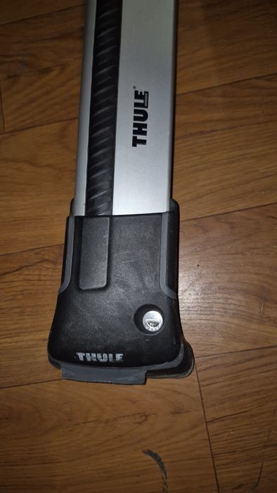 Багажник на встроенные рейлинги Thule