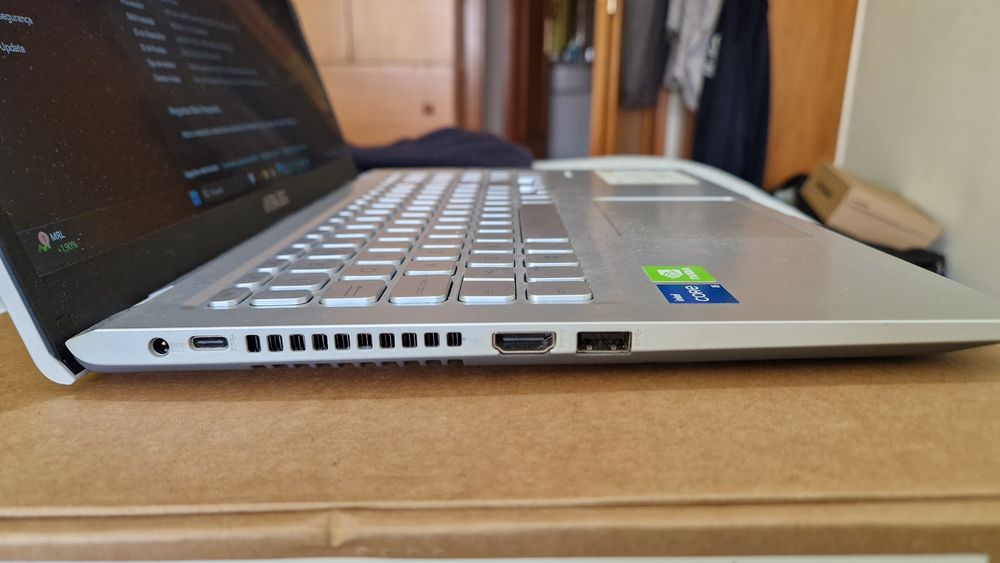 Asus VivoBook X515 i5-11th gen  8gb RAM 512gb ROM