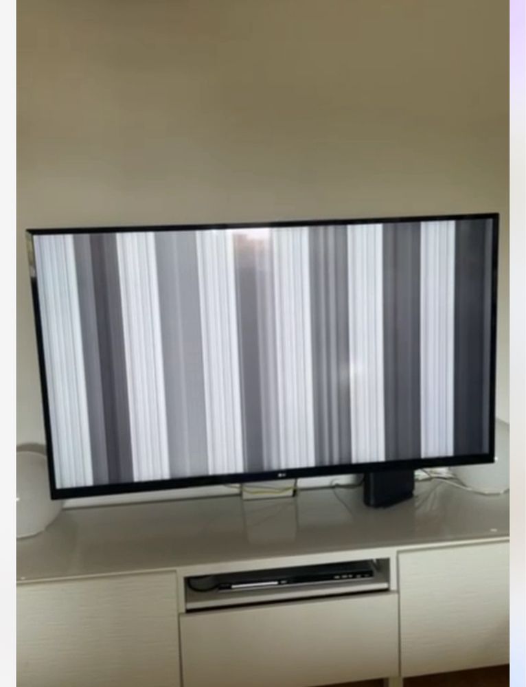 Smart TV LG 55” modelo 55UJ620V