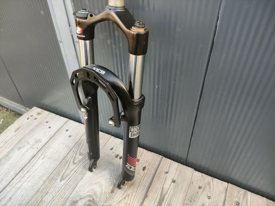 Amortyzator Rock Shox Tora Race Air. Pod koło 26 rura sterowa 1,1/8