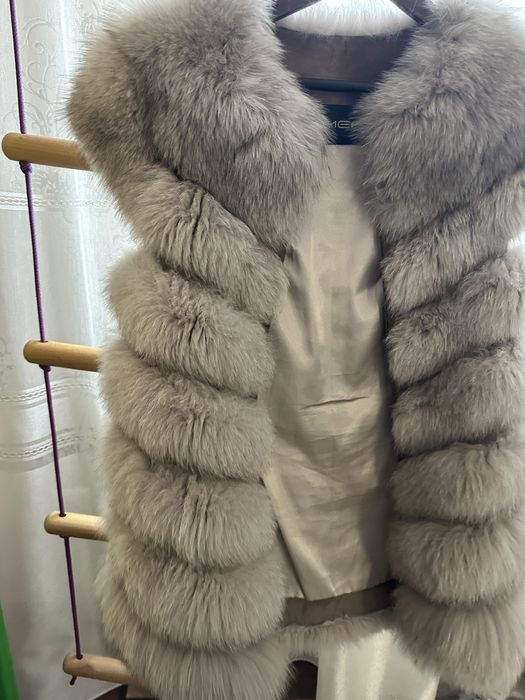 Мехова жилетка  .