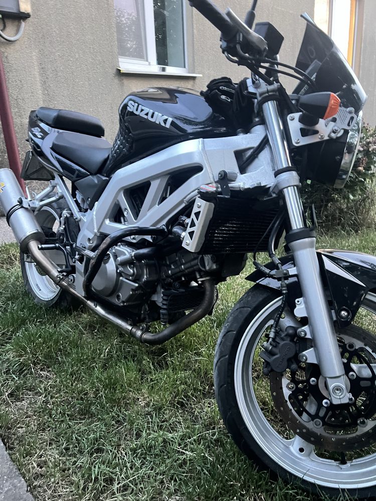 Suzuki SV650 2003 — Надежный и мощный байк в отличном состоянии!