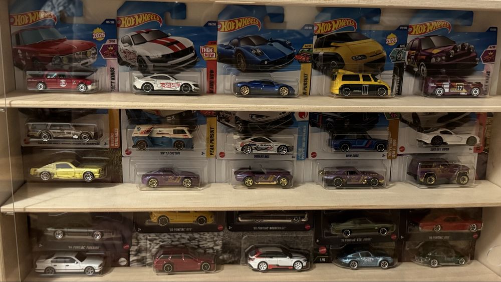 Hot wheels 178 sztuk karty tylko całość wysyłka lub odbiór osobisty