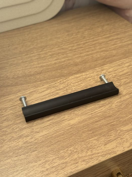 Uchwyt prosty do szulfady szafki minimalistyczny czarny baisc 96mm