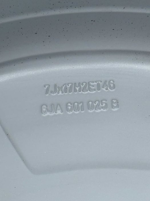 Felgi aluminiowe RONAL 5x100 z oponami zimowymi FULDA 205/50 R17