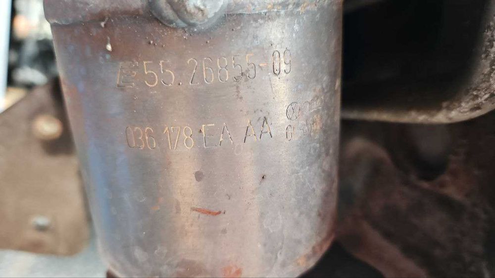 коллектор катализатор Volkswagen поло гольф 4  036178 EA AA