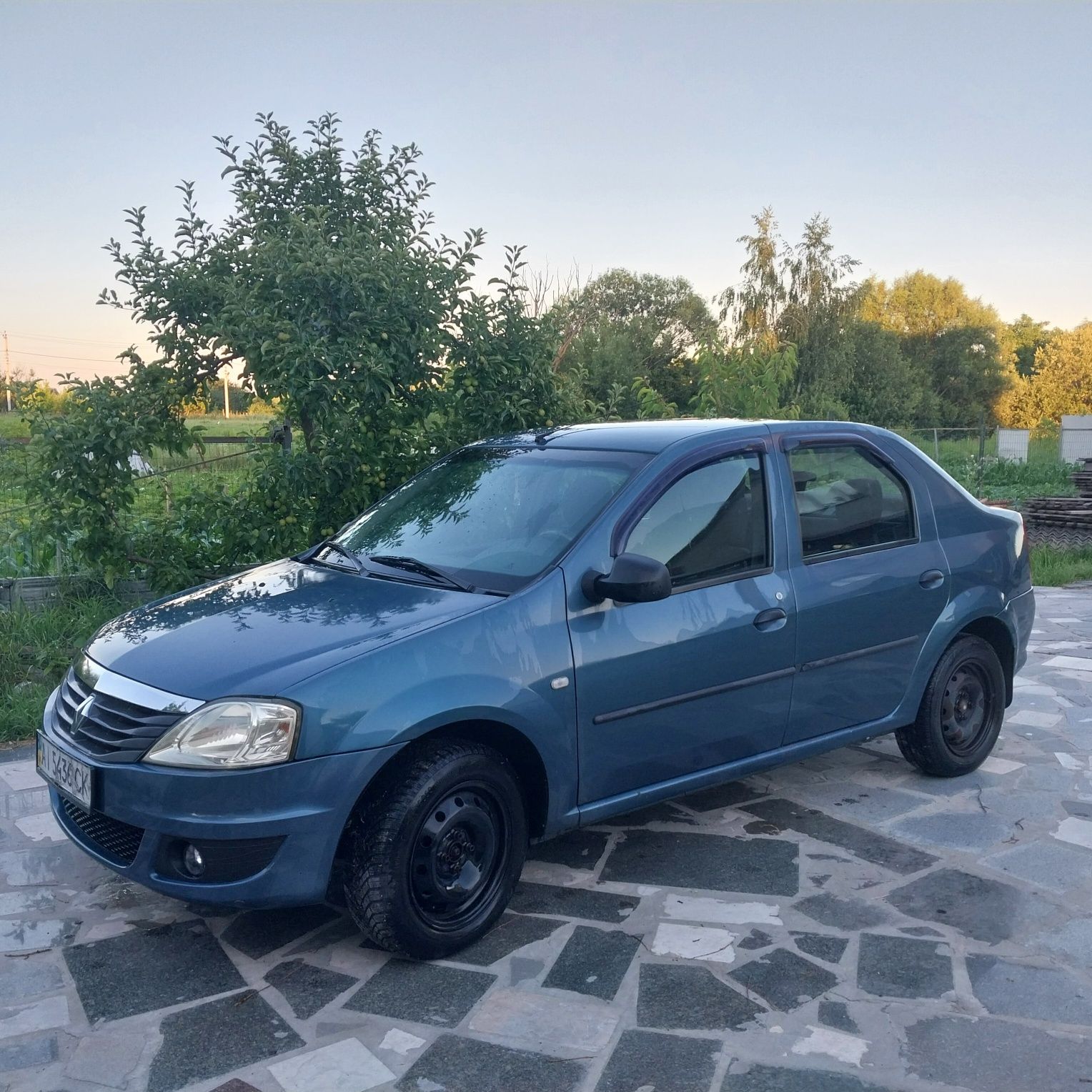 Автомобіль Renault Logan 2010