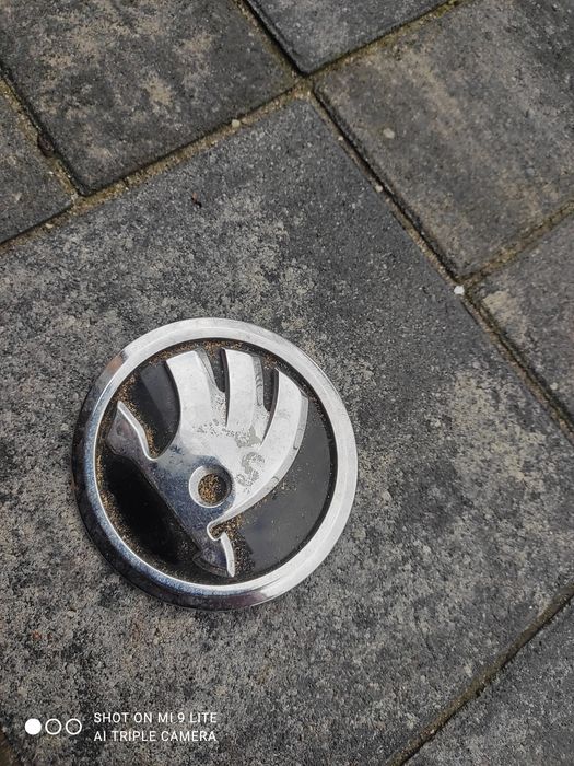 Logo znaczek Emblemat przód Skoda Superb III 3 oryginał