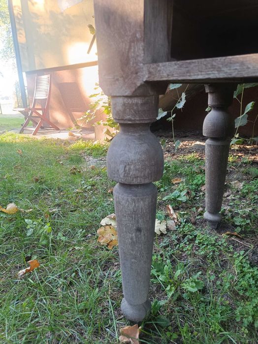 Stół drewniany zabytkowy, do renowacji