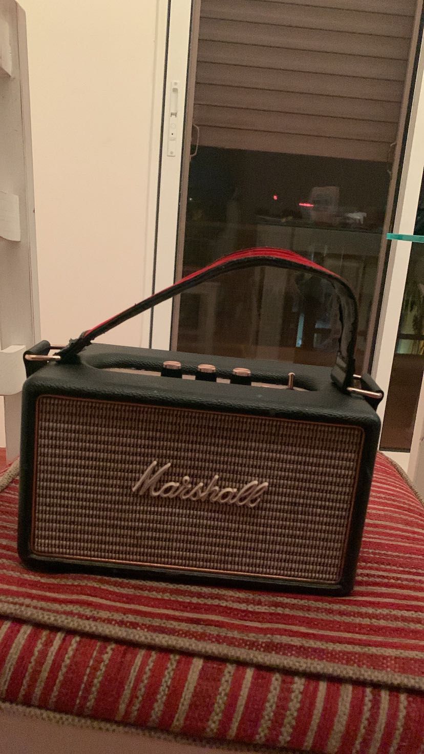 Coluna portátil da Marshall