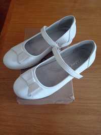 Białe buty dla dziewczynki r.33