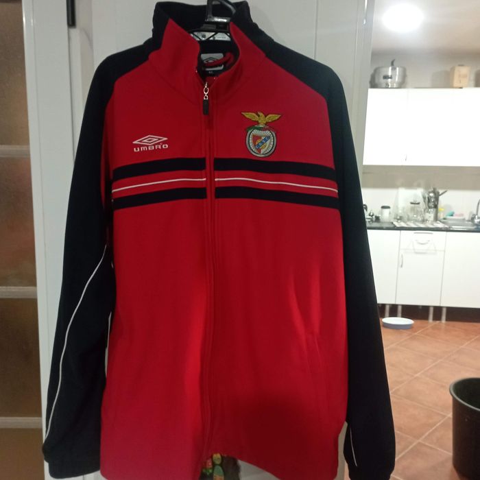 Casaco da hummel do Santa Clara