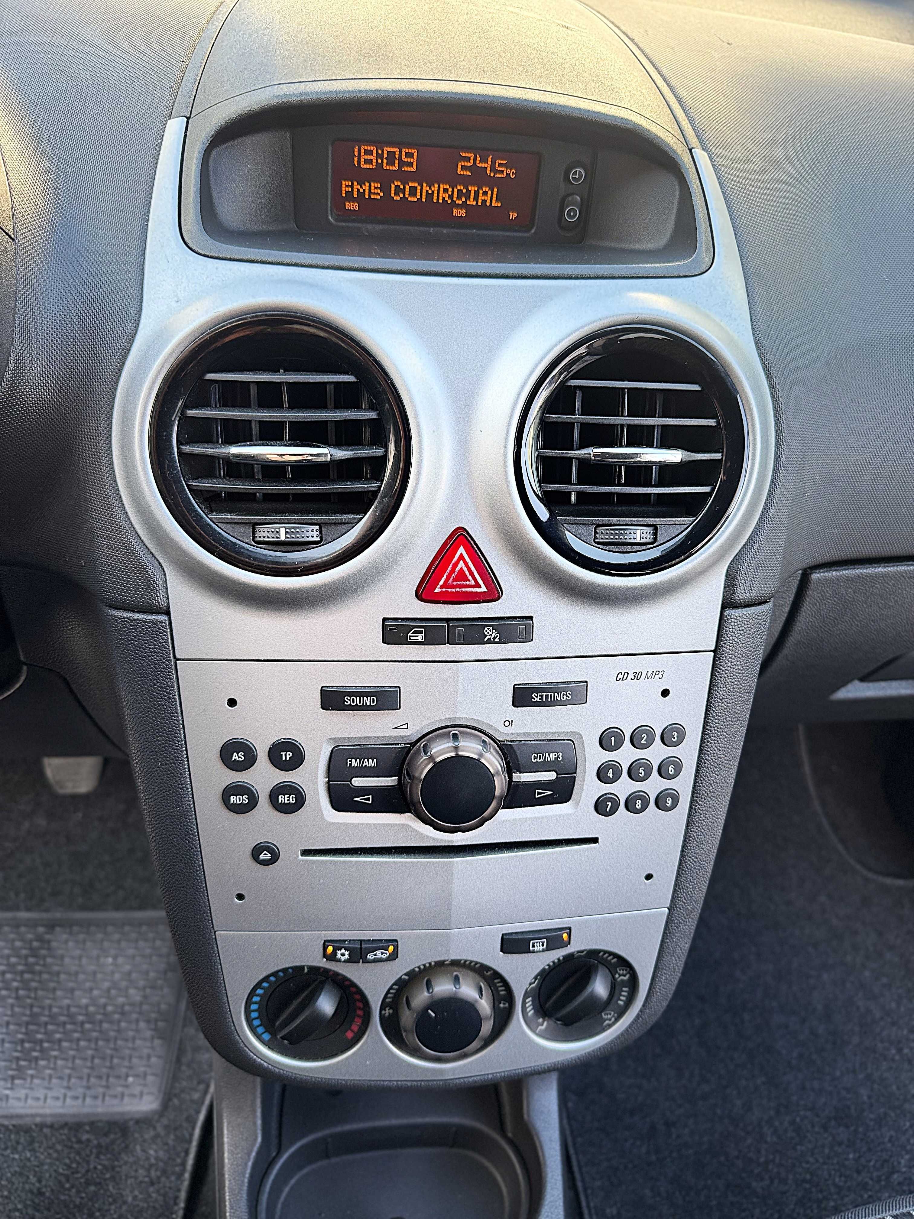 Opel Corsa D 1.2 A/C Poucos Km C/Novo