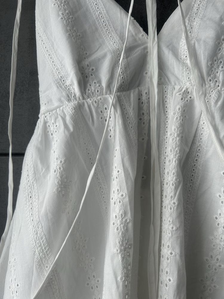 NOWA biala sukienka M 38 odkryte plecy haft 100% Rayon sztuczny jedwab