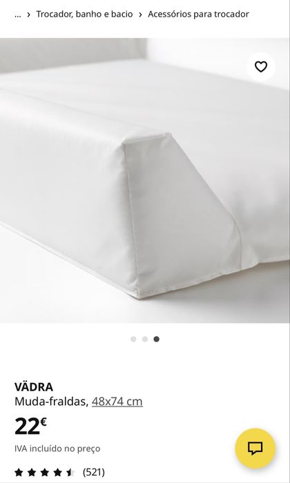 Trocador branco com acessorios.