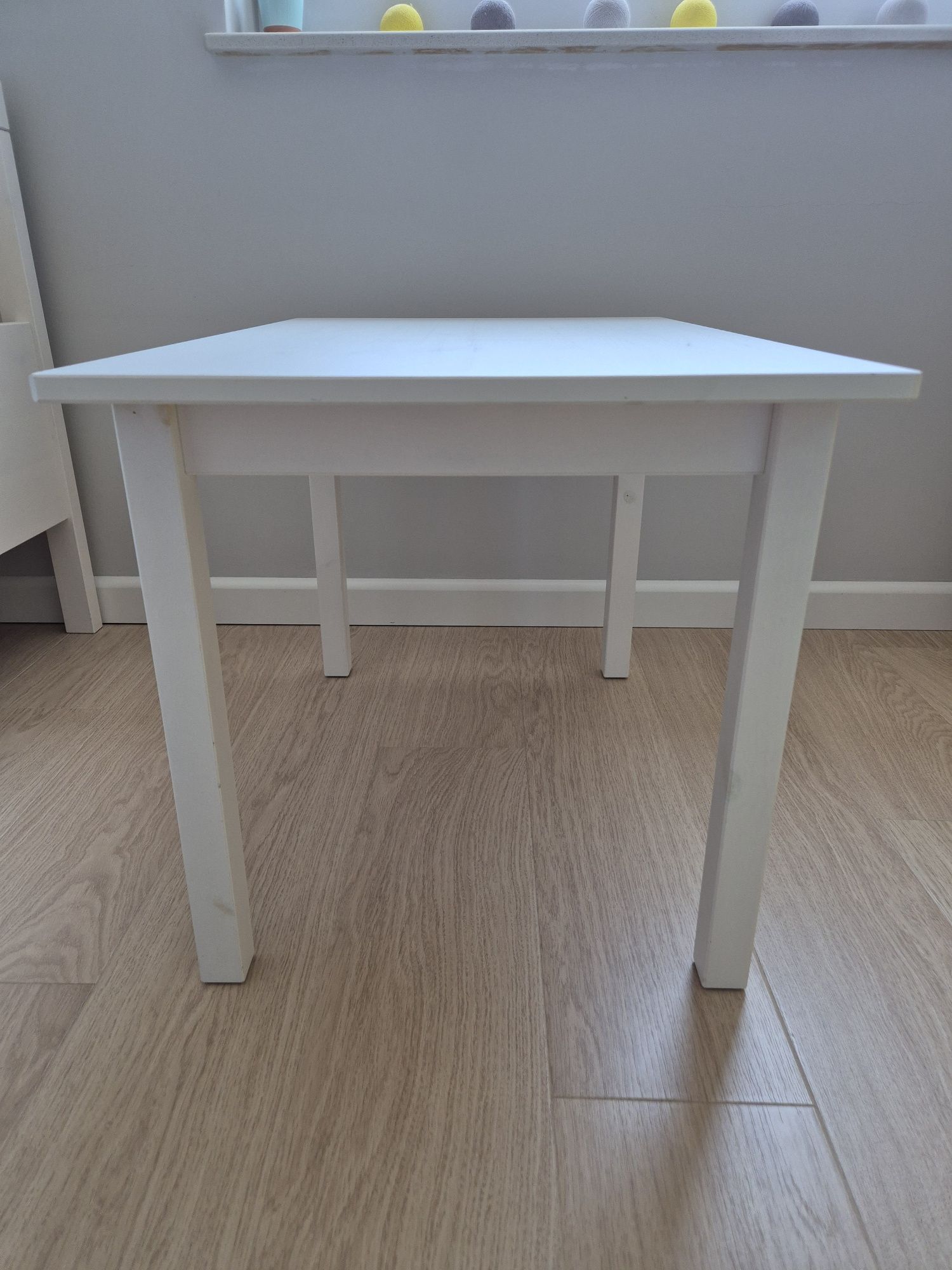 Ikea Sundvik stolik dziecięcy biały 76x50 cm