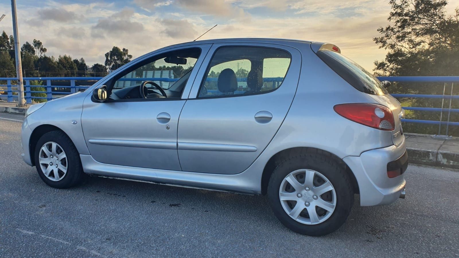 Peugeot 206 + ano 2011