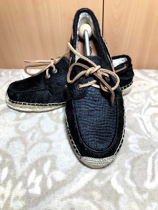 Топсайдери, мокасини, еспадрільї UGG Australia
