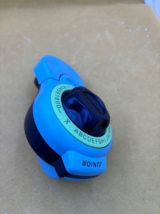 wytłaczarka etykiet dymo junior na taśmę 9 mm x 2 m uszkodzony opis