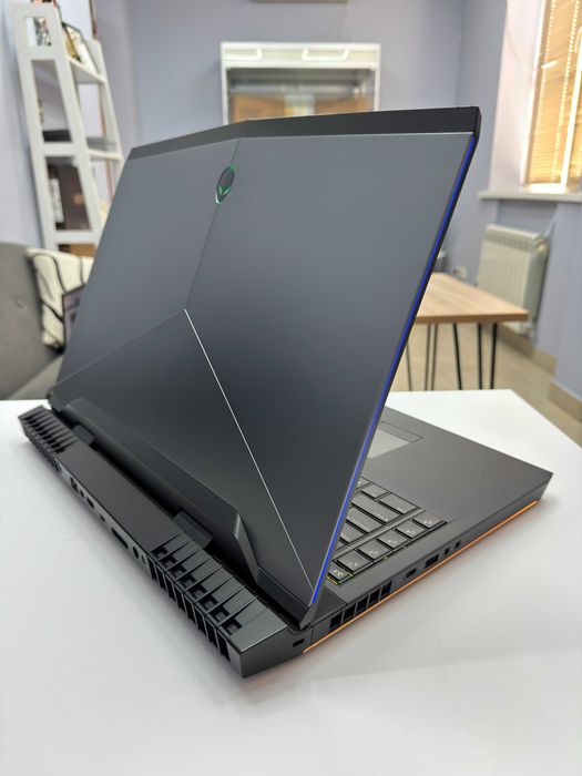 Dell Alienware 17 R4 17.3" 2K 120Hz GTX 1070 8Gb i7 32Gb 512Gb 1Tb