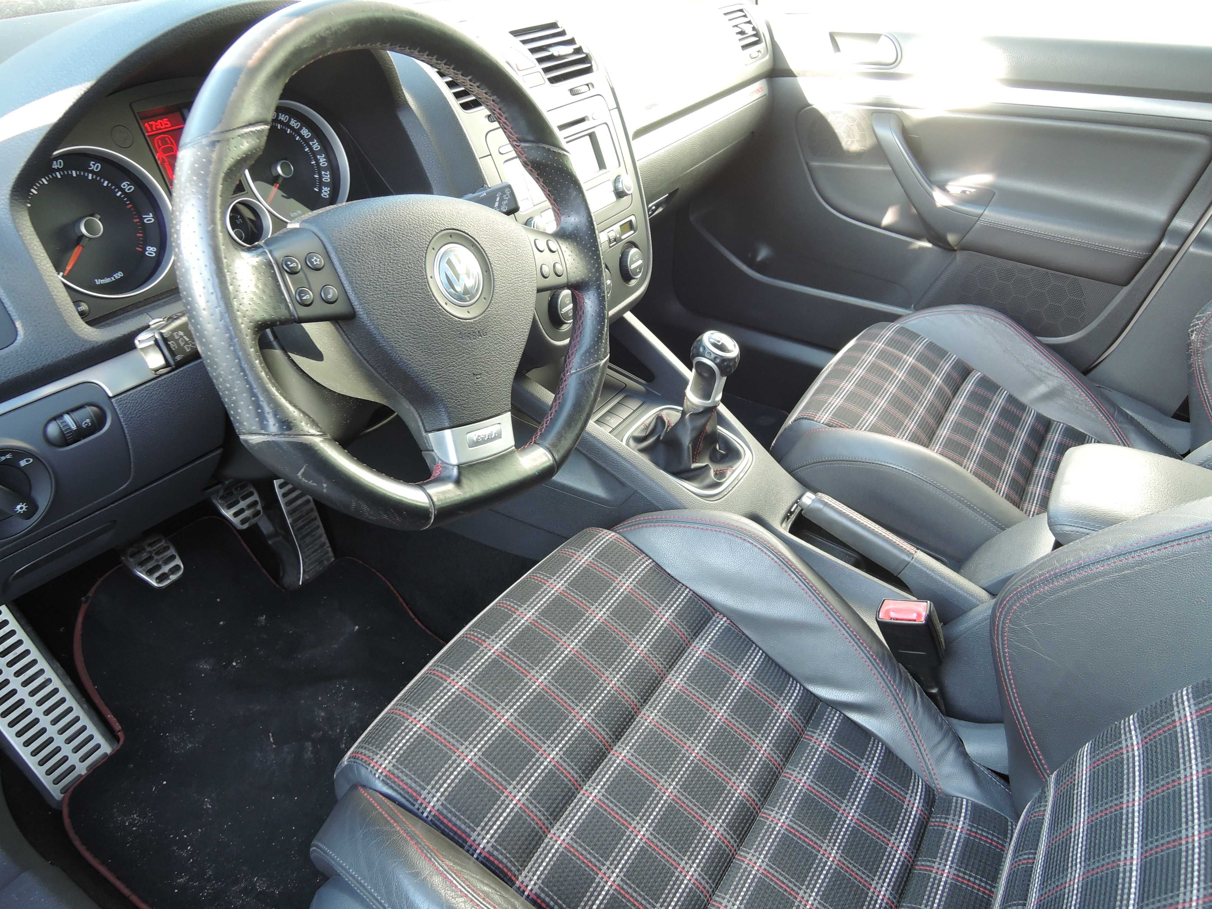 fotele  kanapa VW GOLF V GTI ED30  5 drzwi komplet europa