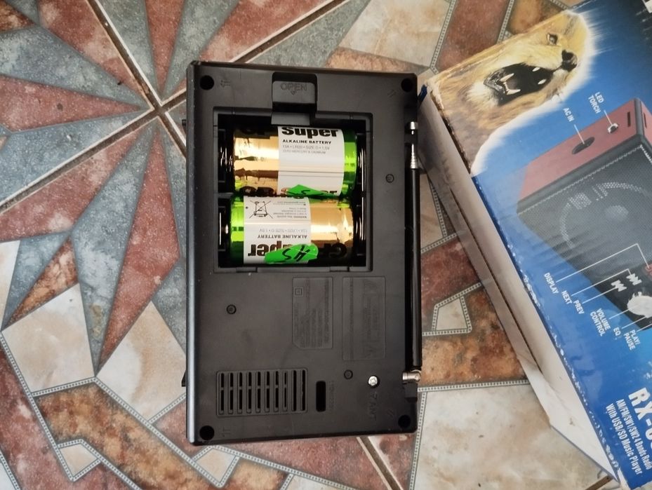 Магнітола з usb магнітофон Радіоприймач компактний на батарейках радіо