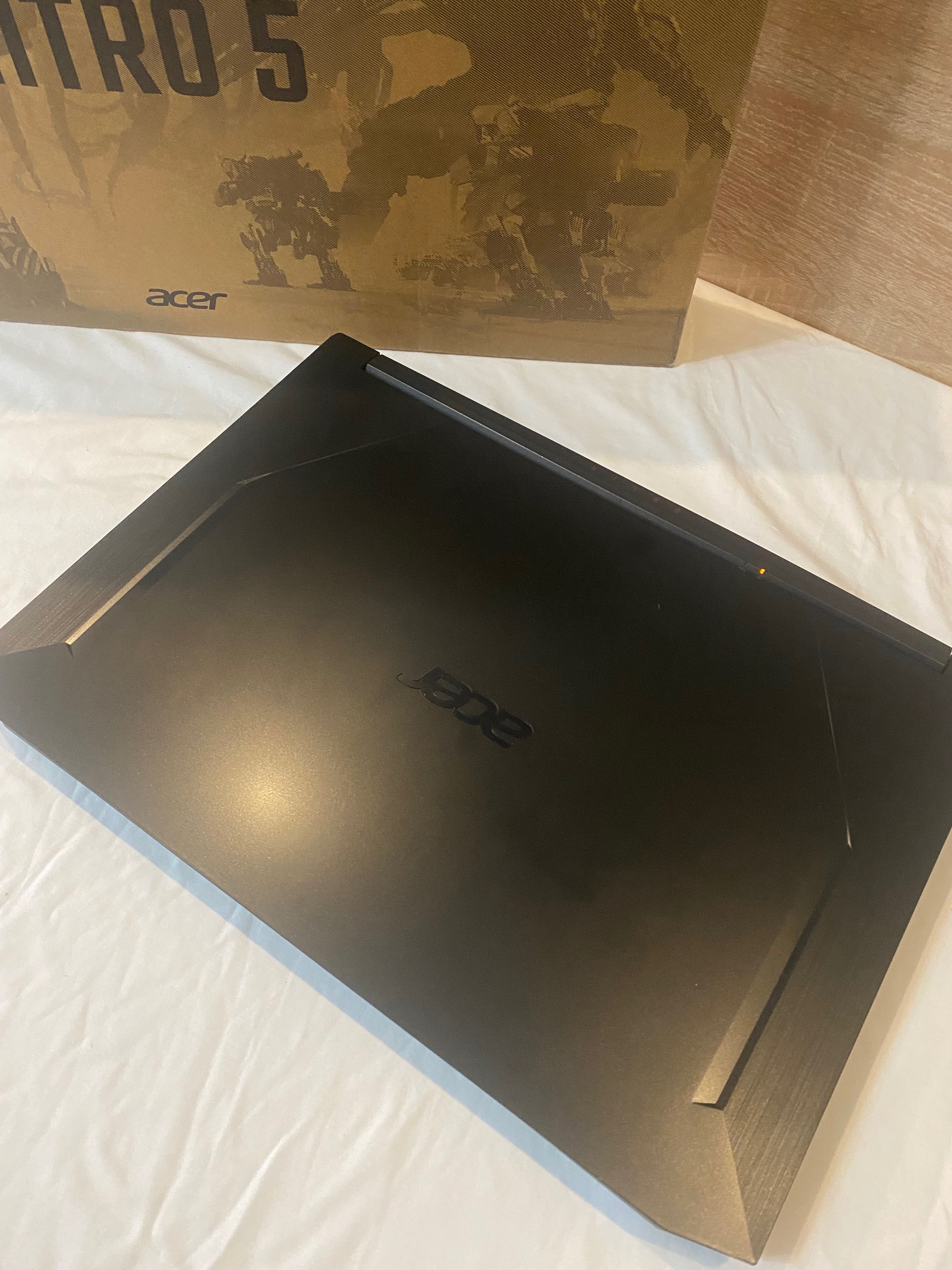 Acer Nitro 5 , super stan, RTX 3060, i5, 16GB RAM.